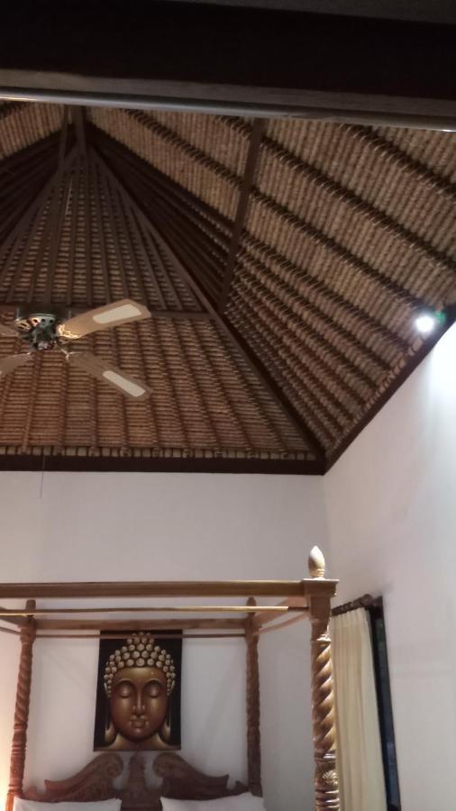 Jemeluk Beach Bungalows Амед Экстерьер фото