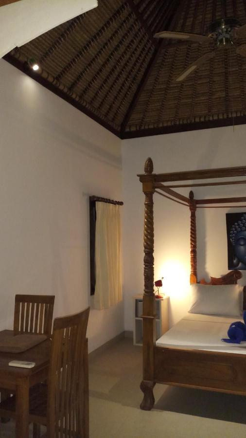 Jemeluk Beach Bungalows Амед Экстерьер фото
